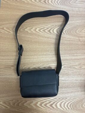 Minimal Black Crossbody Shoulder Bag